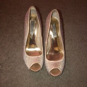 Jennifer Lopez Gold High Heel